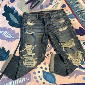 American Eagle Distressed Tomgirl Jean 6 X-Short
